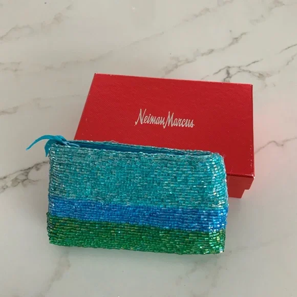 Mini beaded purse perfect for lipstick, mirror and credit card. - Picture 1 of 3